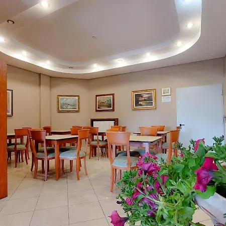 Lanka 2 Stelle 3* Villa Rosa Di Martinsicuro