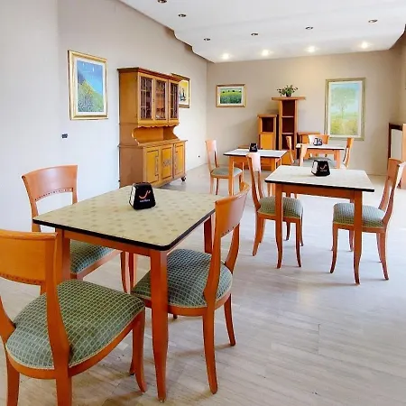 Lanka 2 Stelle Hotell